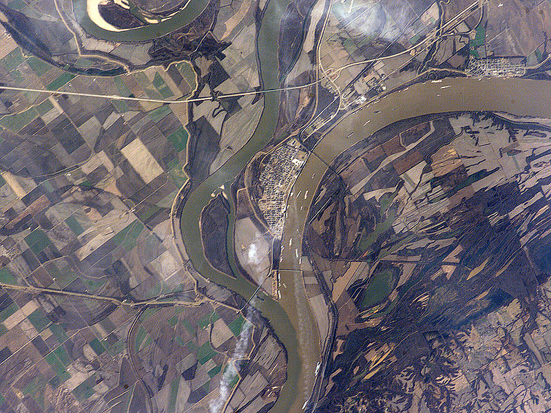 800px-CairoIL_from_space_annotated.jpg